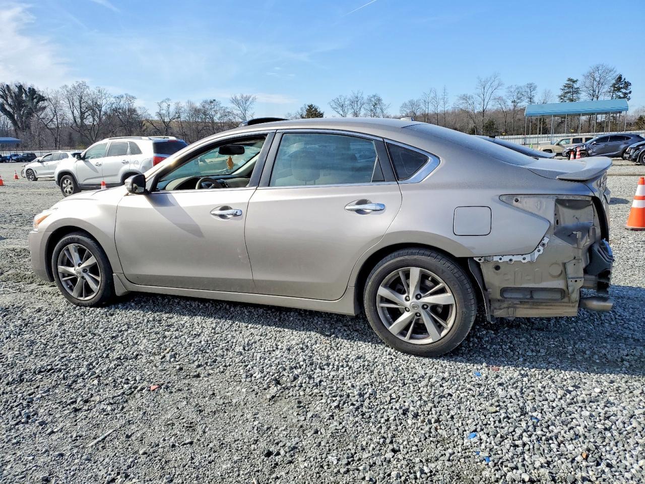 2015 Nissan Altima 2.5 - Фото 2