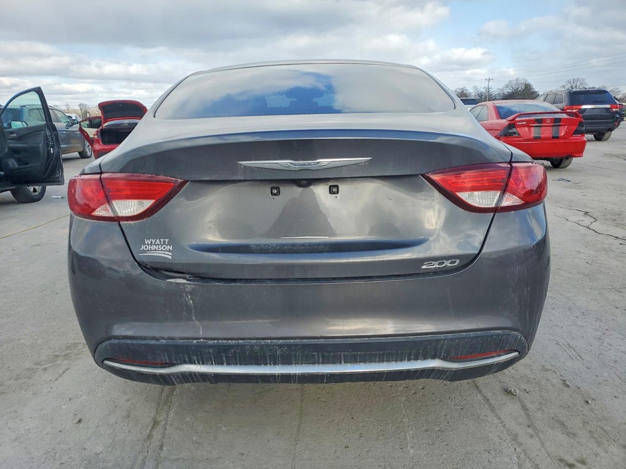 2015 Chrysler 200 Limited - Фото 6