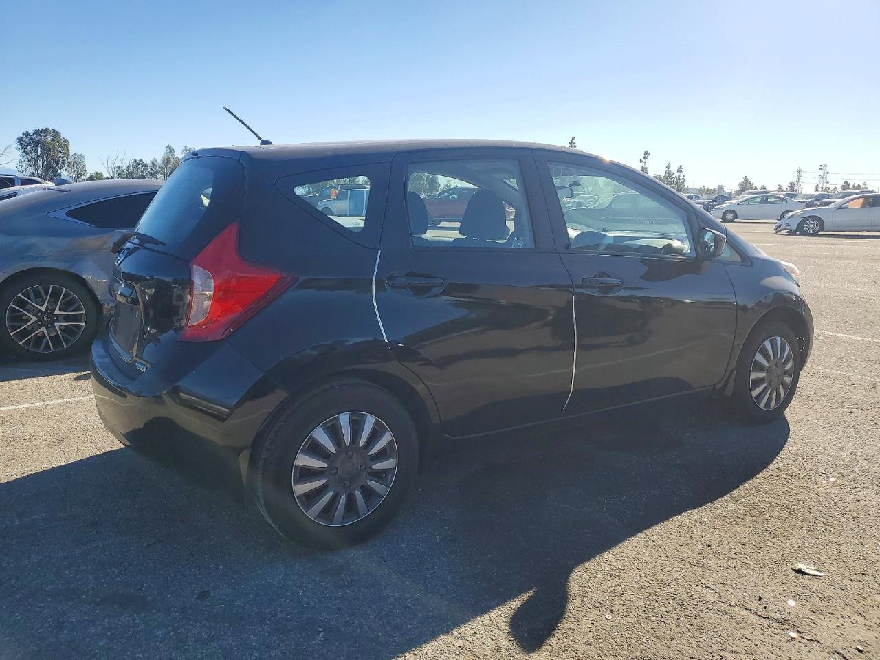 2016 Nissan Versa Note S - Фото 3