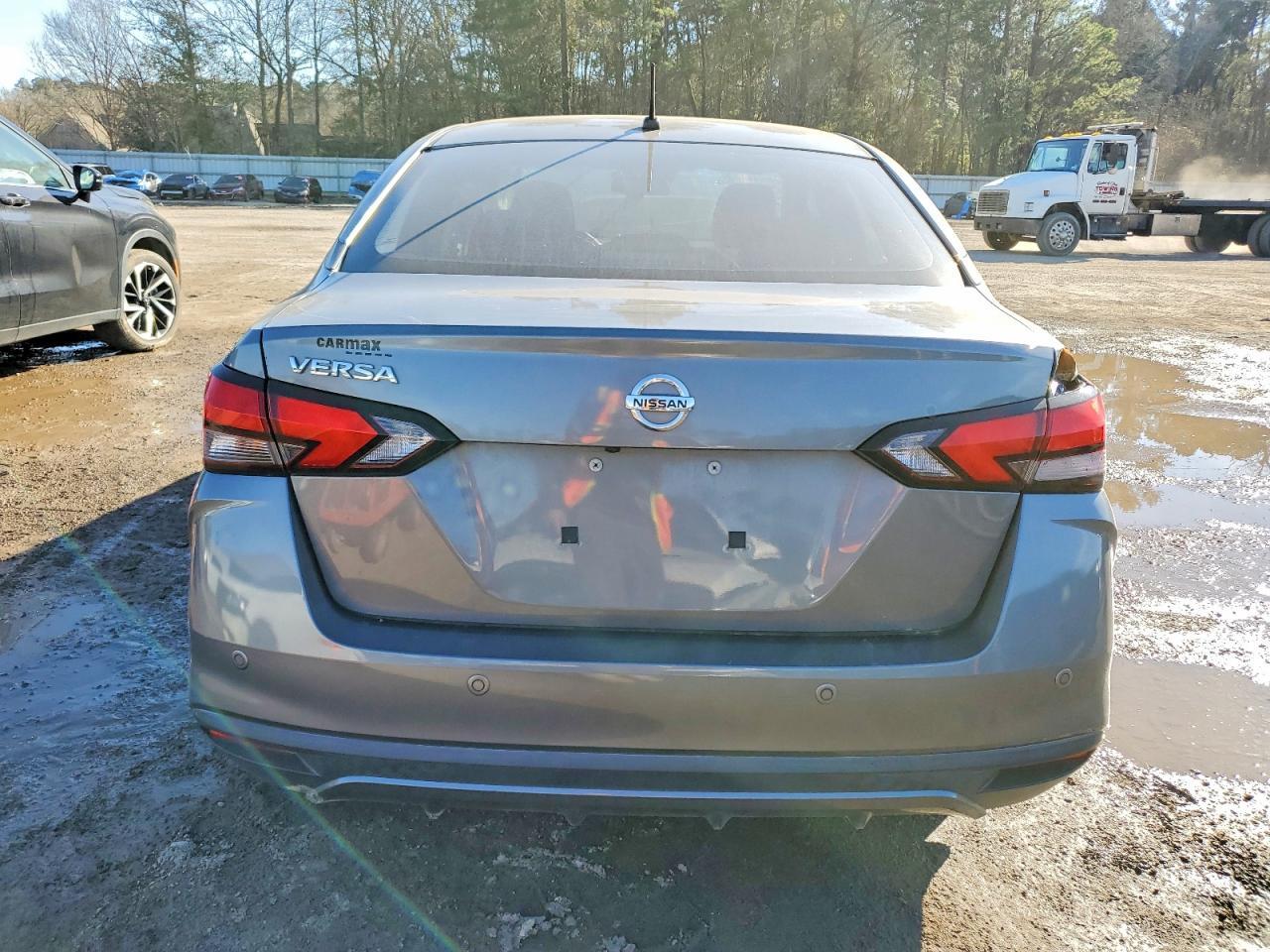 2020 Nissan Versa S - Image 6