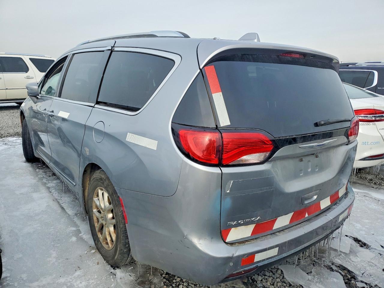 2020 Chrysler Pacifica Touring L - Image 2