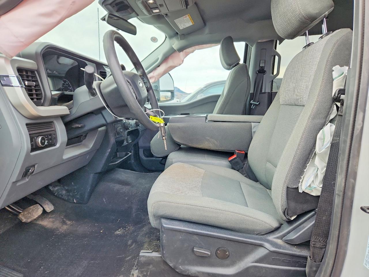 2025 Ford F250 Super Duty - Image 7