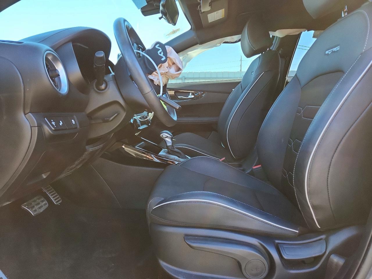 2024 Kia Forte Gt Line - Image 7