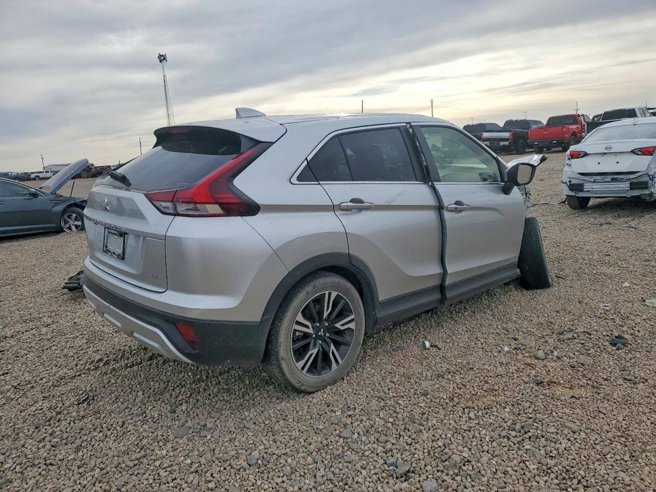 2024 Mitsubishi Eclipse Cross Se - Фото 3