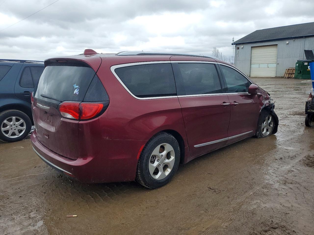 2017 Chrysler Pacifica Touring L Plus - Image 3