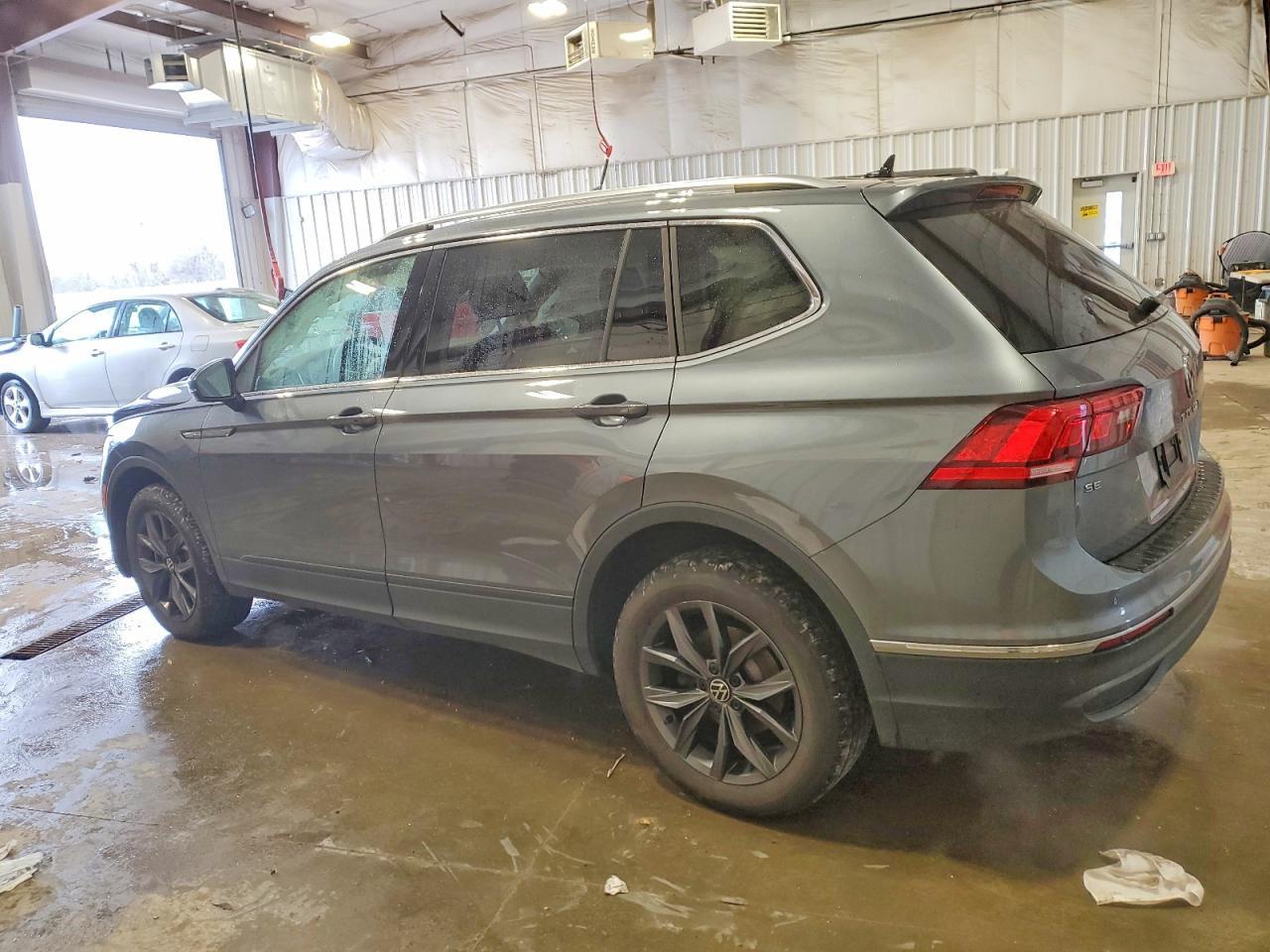 2023 Volkswagen Tiguan Se - Image 2