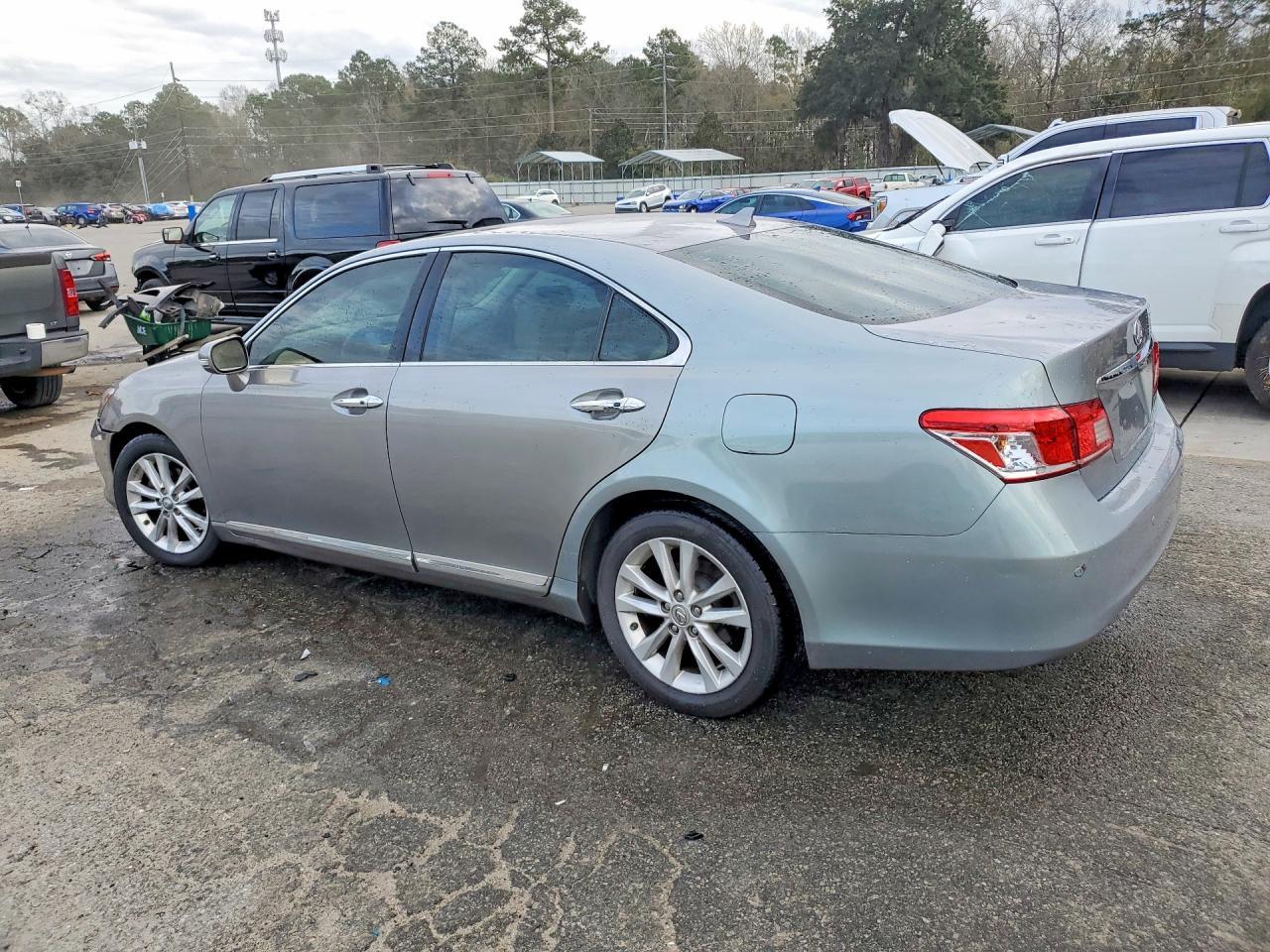 2010 Lexus Es 350 - Image 2