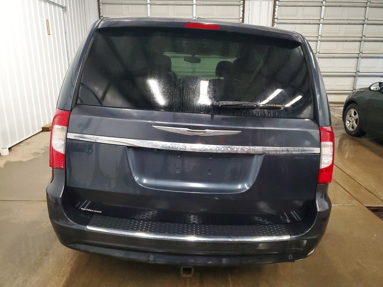 2014 Chrysler Town & Country Touring L - Фото 6