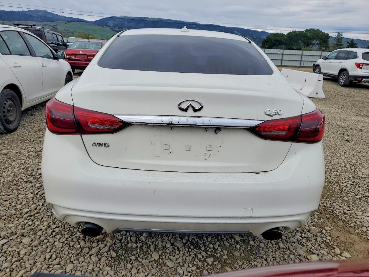 2018 Infiniti Q50 Luxe - Image 6