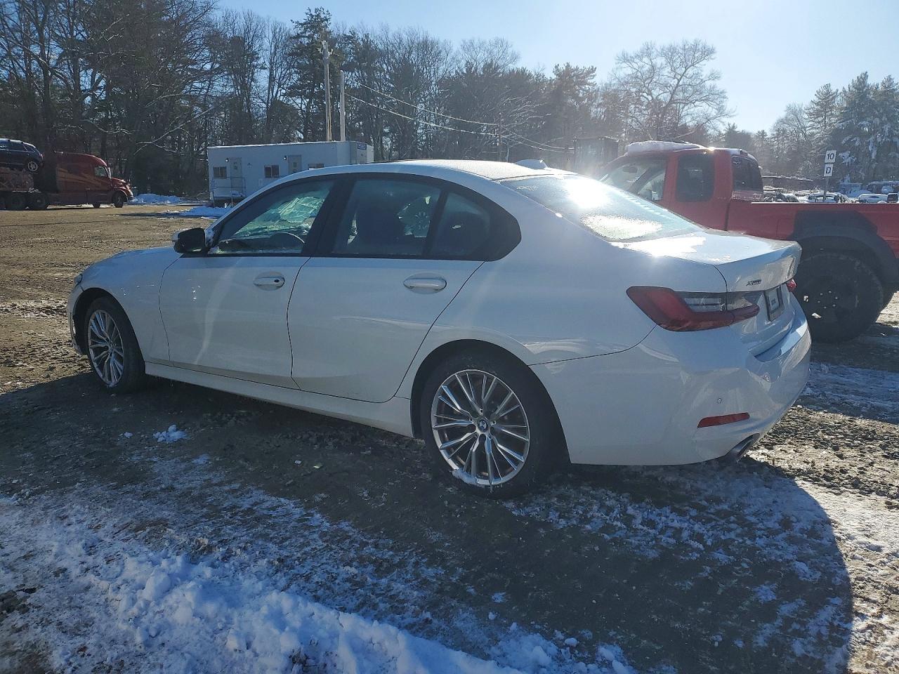 2023 BMW 330Xi - Фото 2