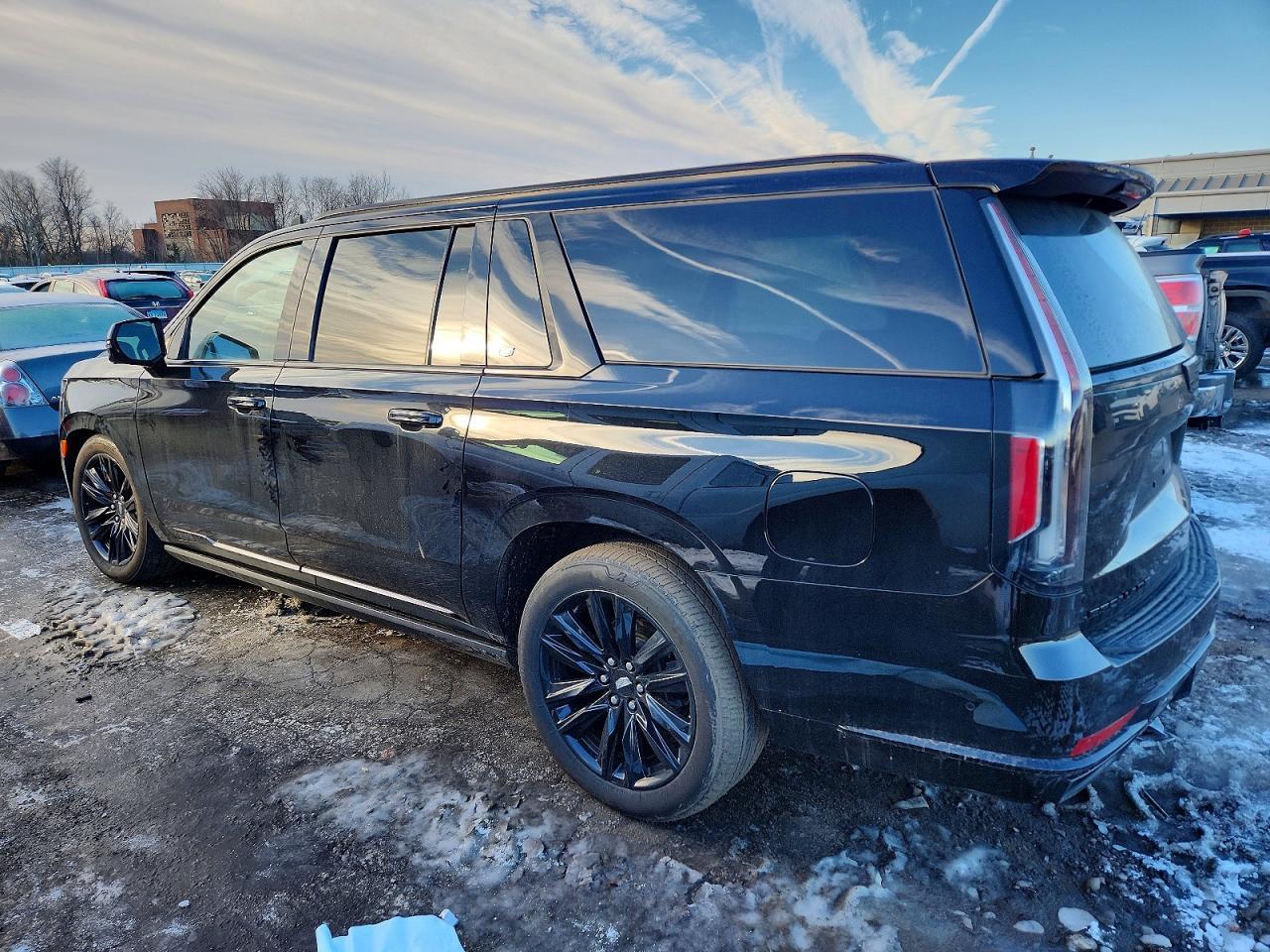 2022 Cadillac Escalade Esv Sport Platinum - Image 2