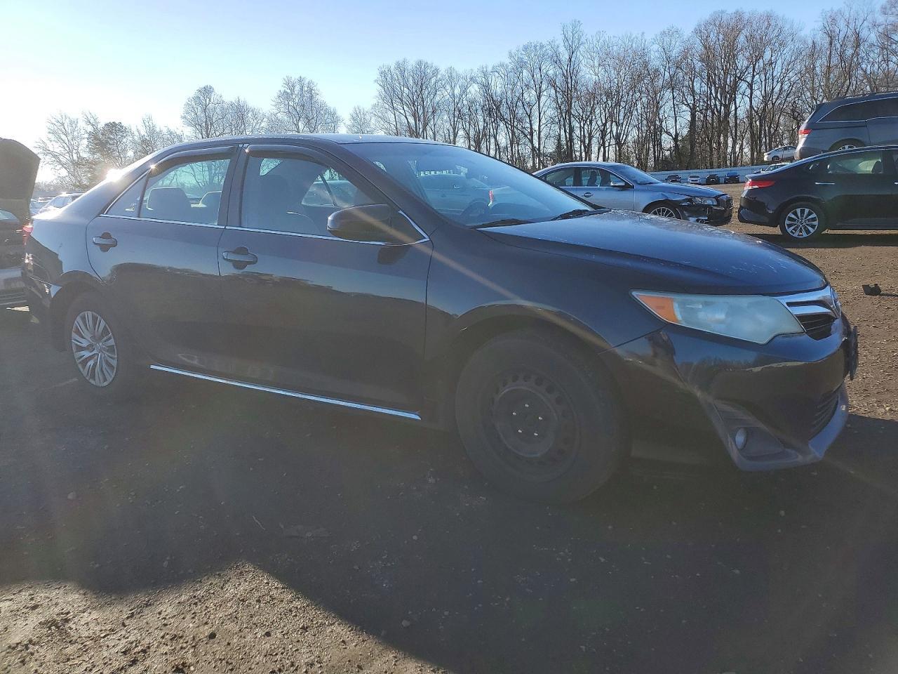 2012 Toyota Camry Le - Image 4
