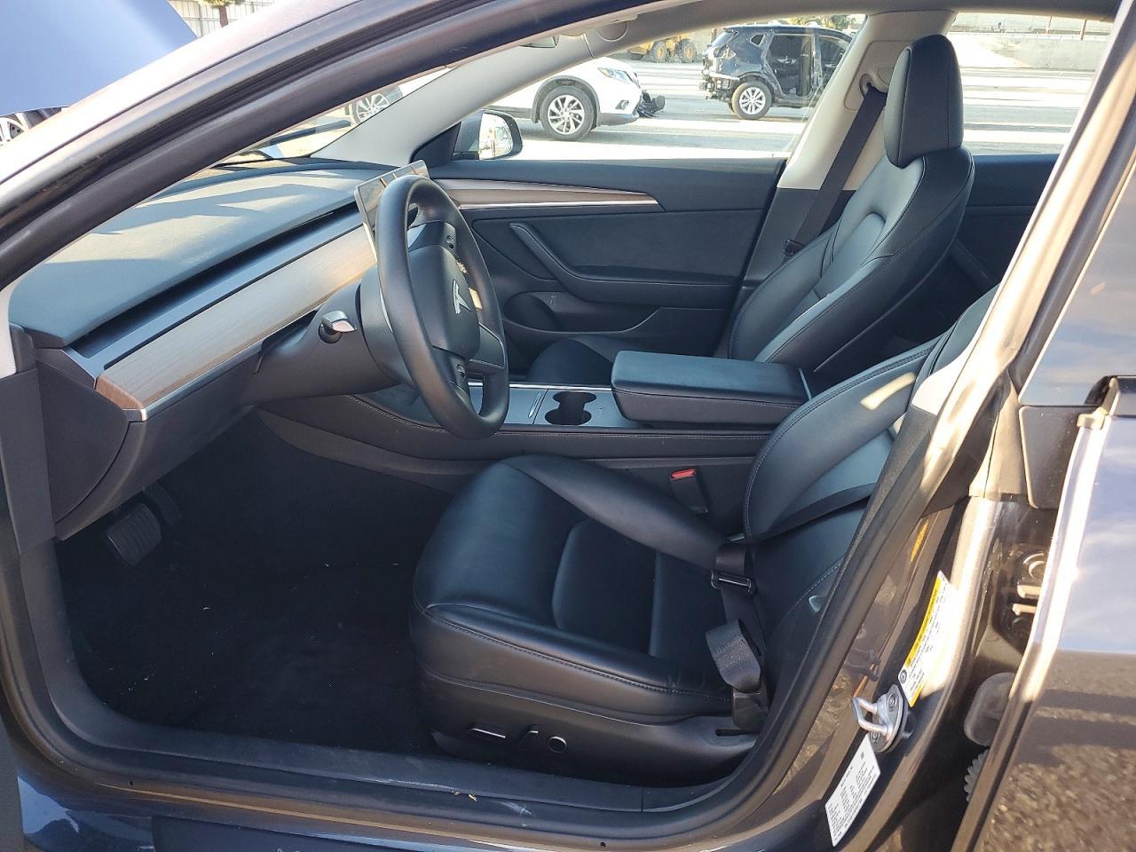 2023 Tesla Model 3 - Фото 7