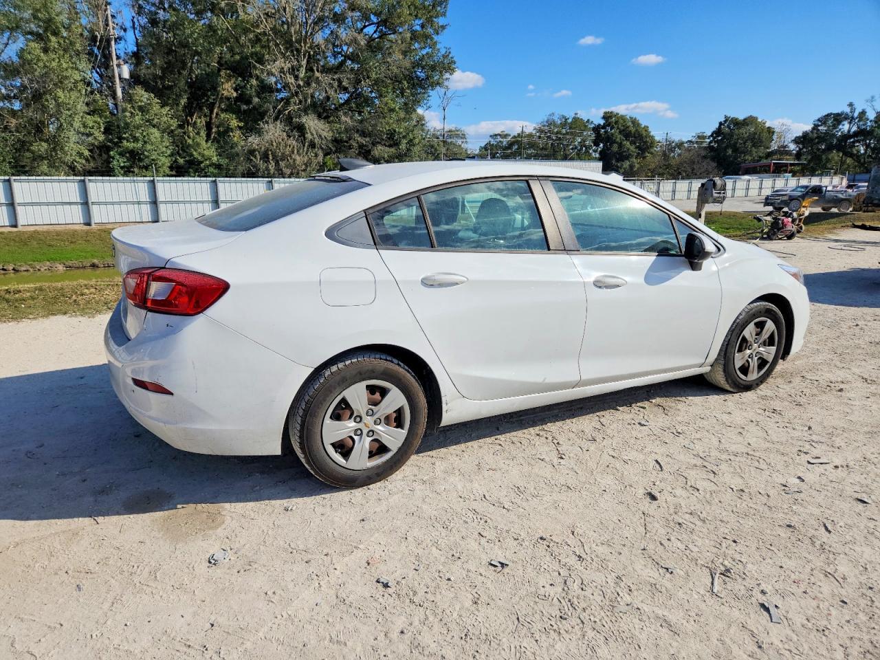 2018 Chevrolet Cruze Ls - Фото 3