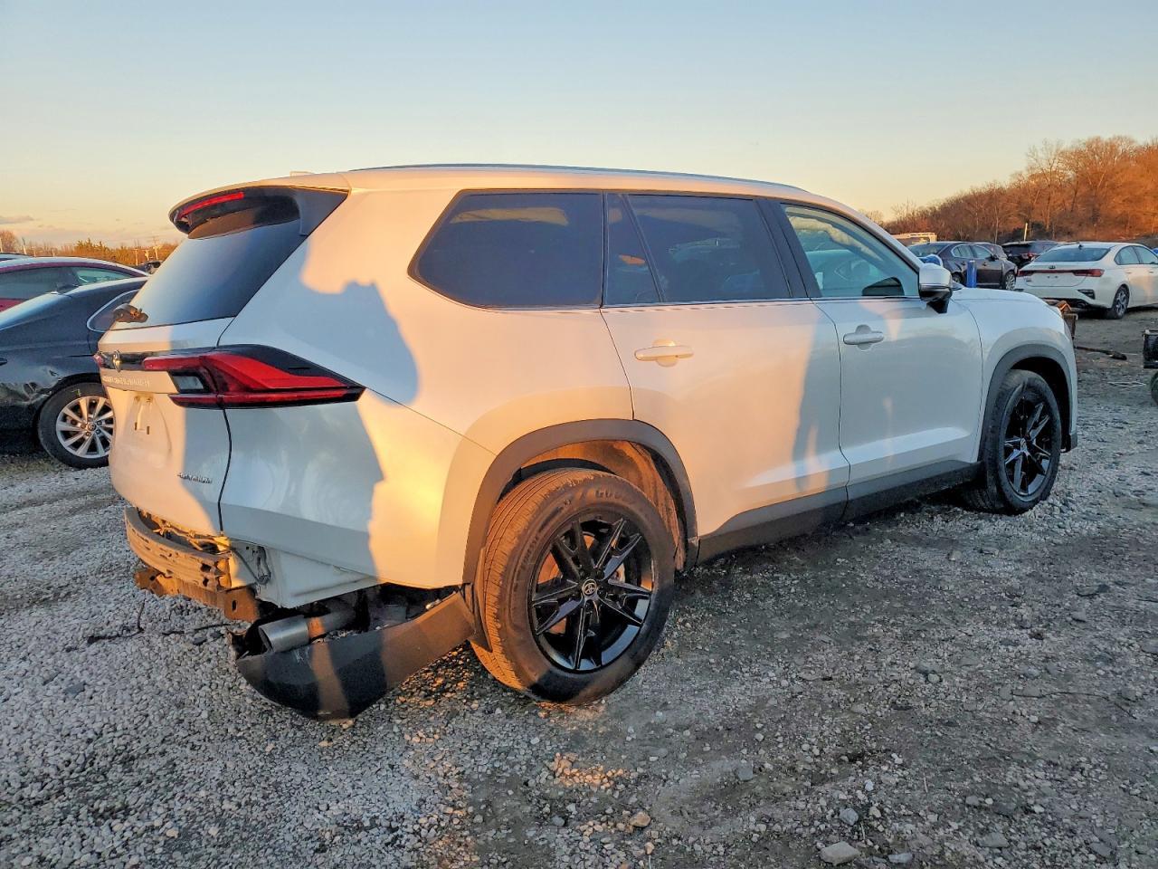 2024 Toyota Grand Highlander Limited - Фото 3