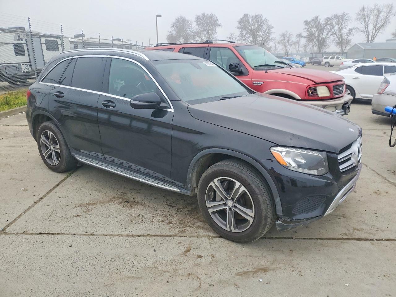 2017 Mercedes-Benz Glc 300 4Matic - Фото 4