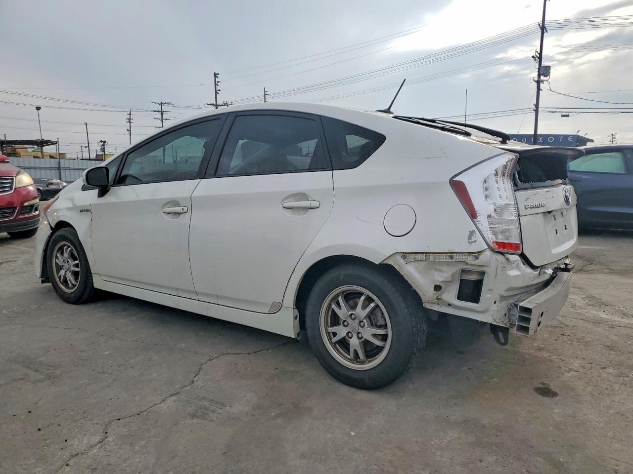 2010 Toyota Prius - Image 2
