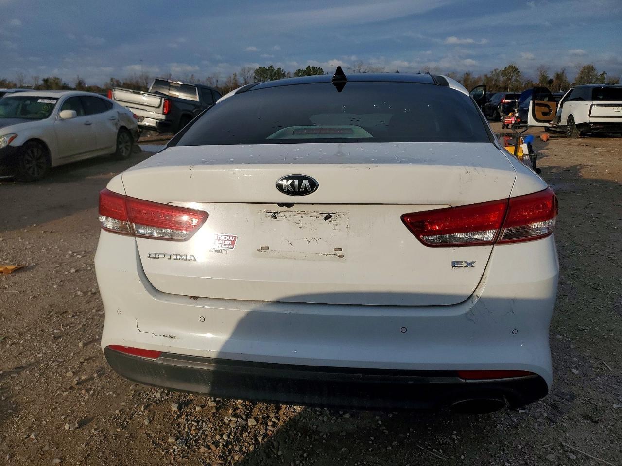 2016 Kia Optima Ex - Image 6