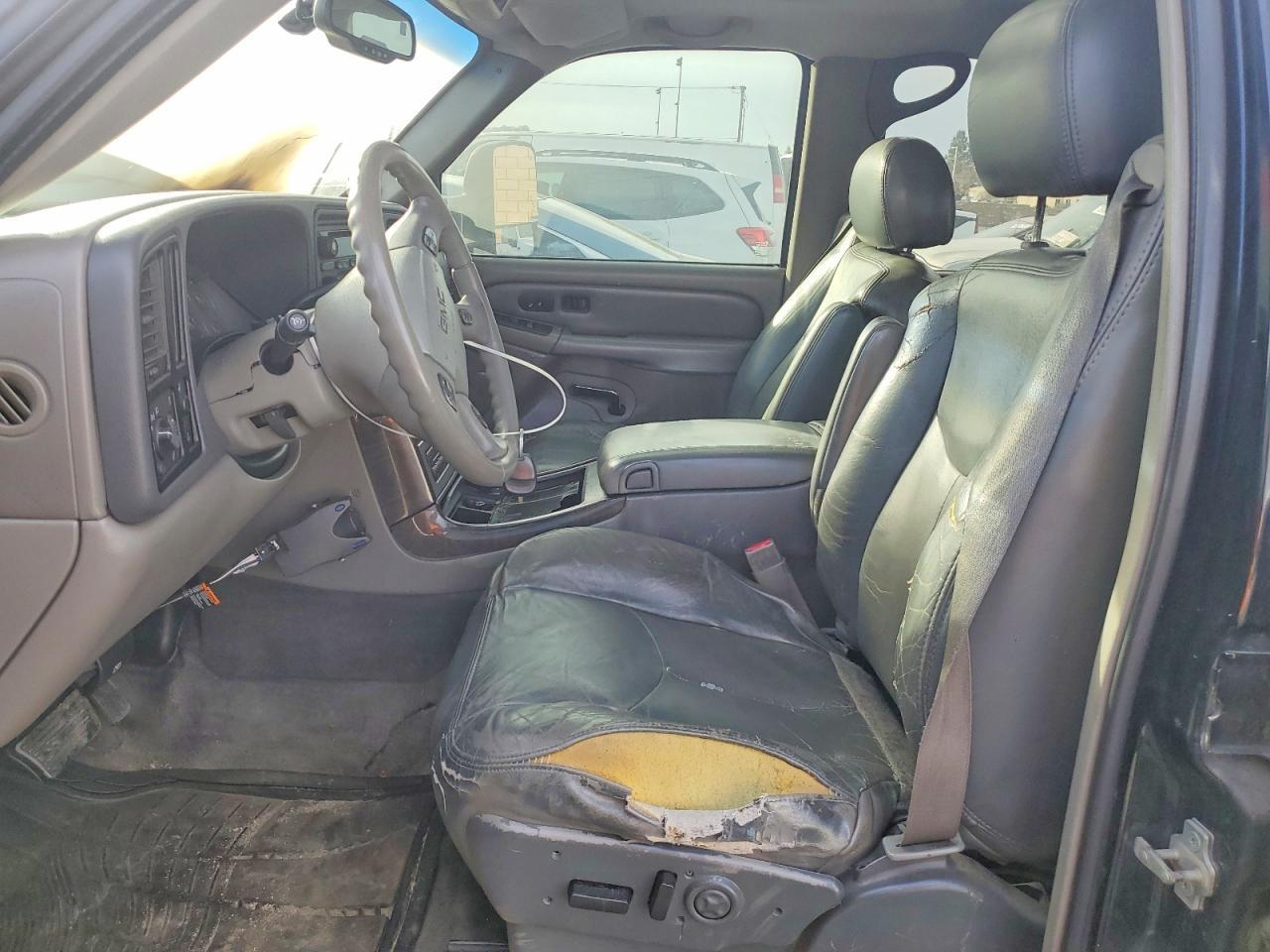 2006 GMC Sierra K1500 Denali - Image 7
