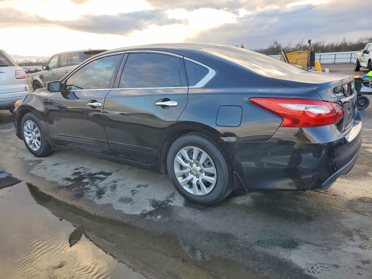2017 Nissan Altima - Фото 2