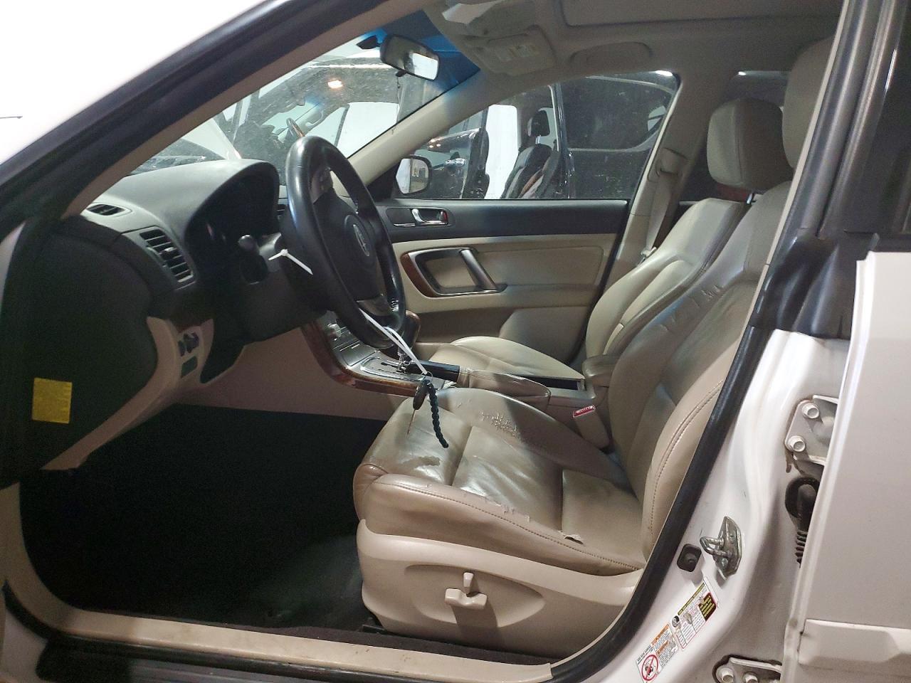 2009 Subaru Outback 2.5I Limited - Image 7