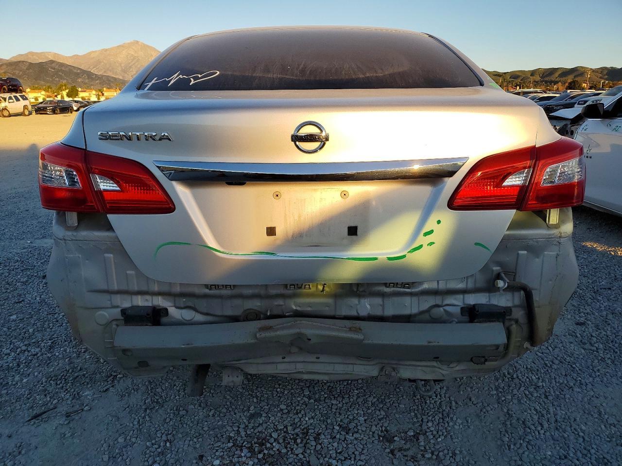 2019 Nissan Sentra S - Фото 6