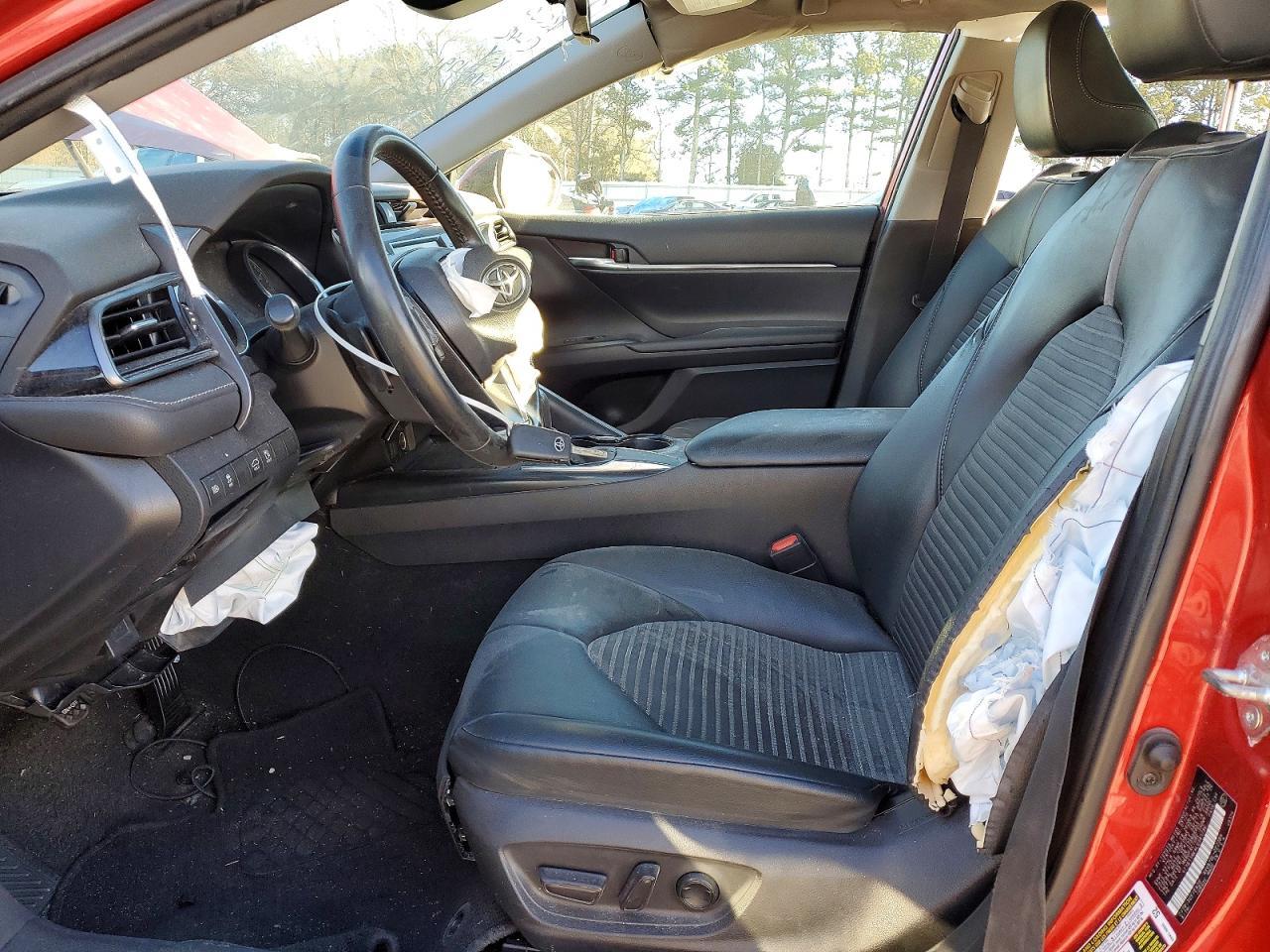 2020 Toyota Camry Se - Фото 7