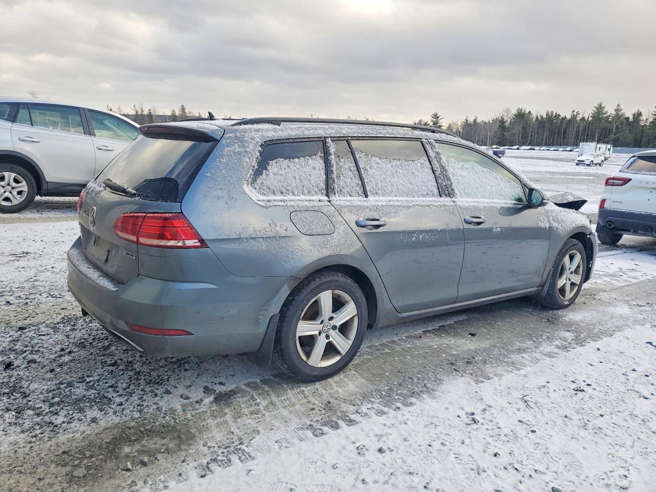 2019 Volkswagen Golf Sportwagen S - Image 3