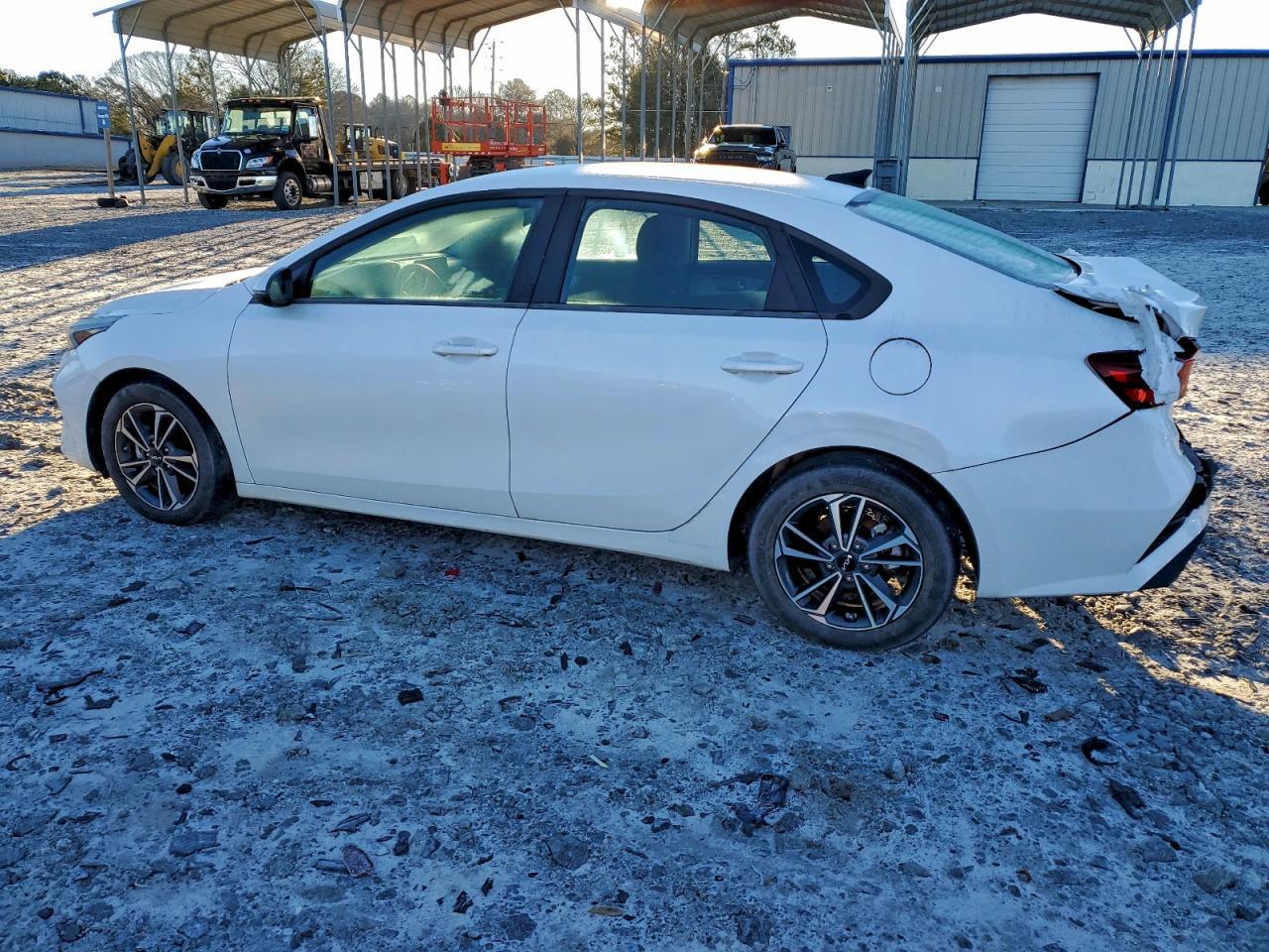 2022 Kia Forte Fe - Фото 2