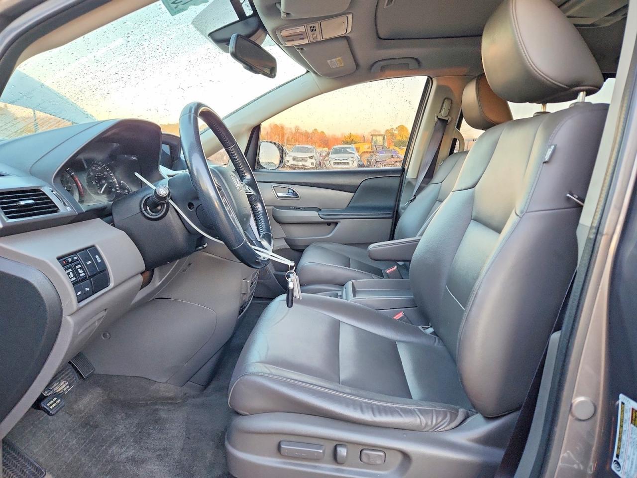 2016 Honda Odyssey Touring - Фото 7