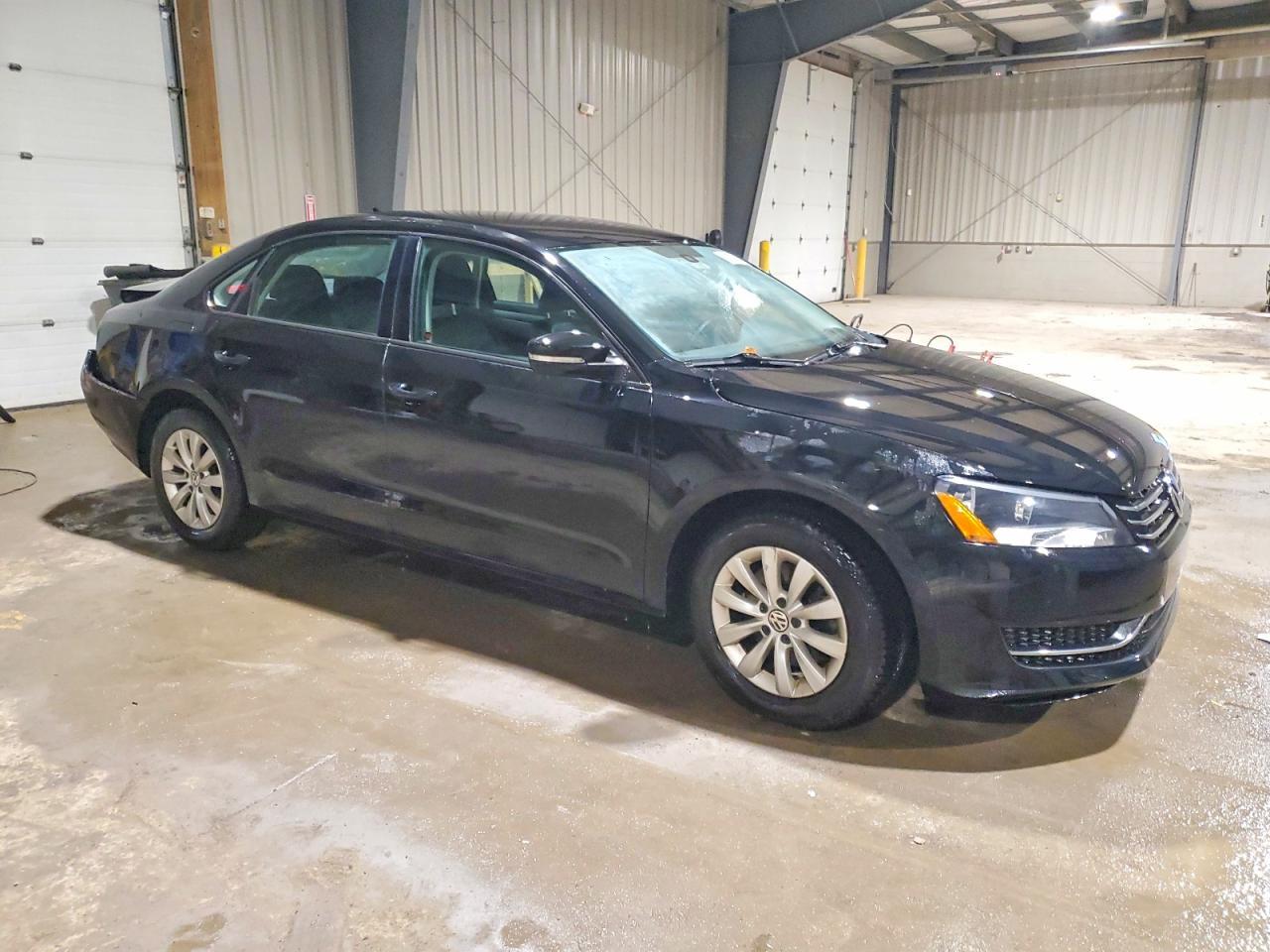 2015 Volkswagen Passat S - Фото 4