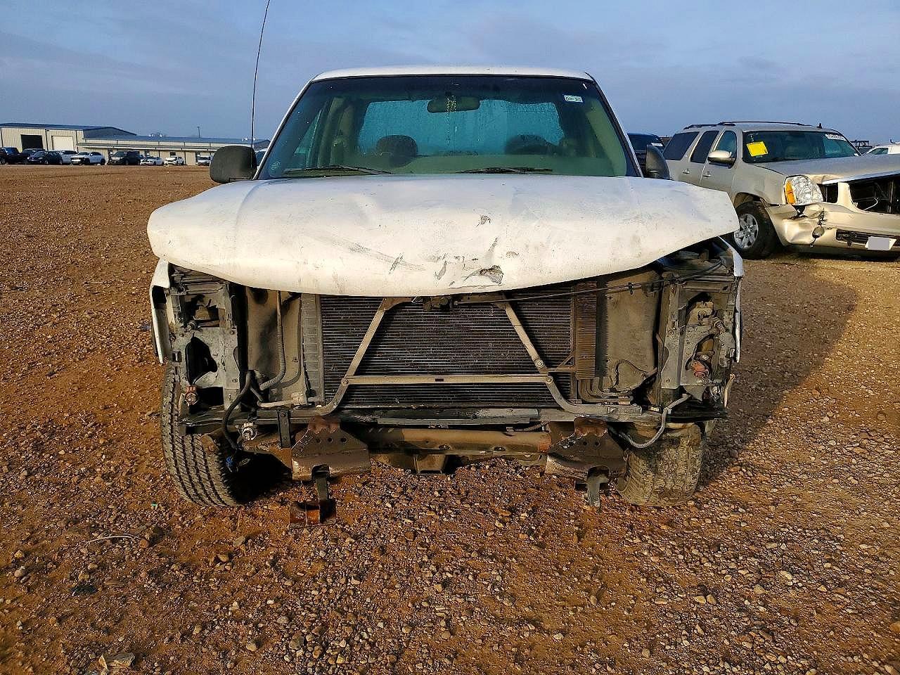 2001 GMC New Sierra C1500 - Image 6