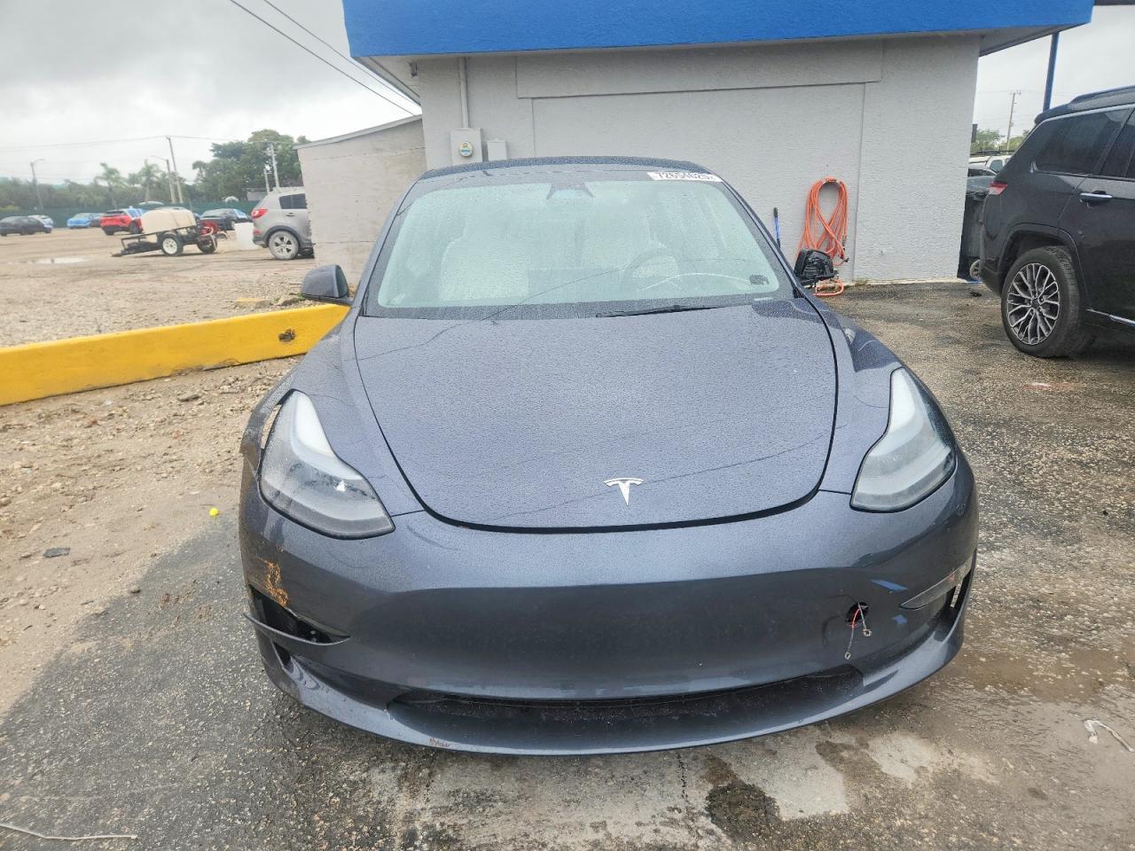 2023 Tesla Model 3 - Фото 5
