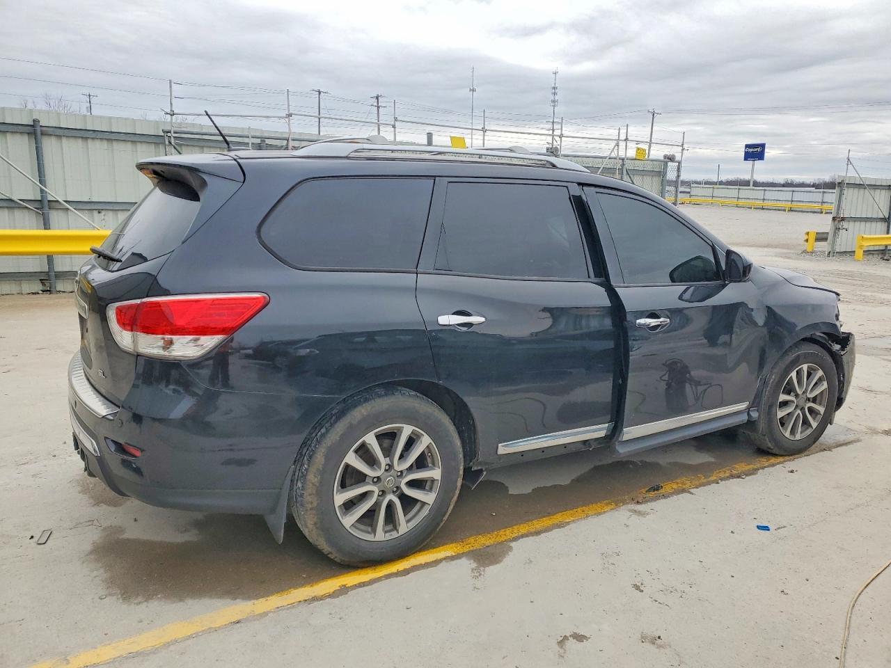 2016 Nissan Pathfinder S - Фото 3