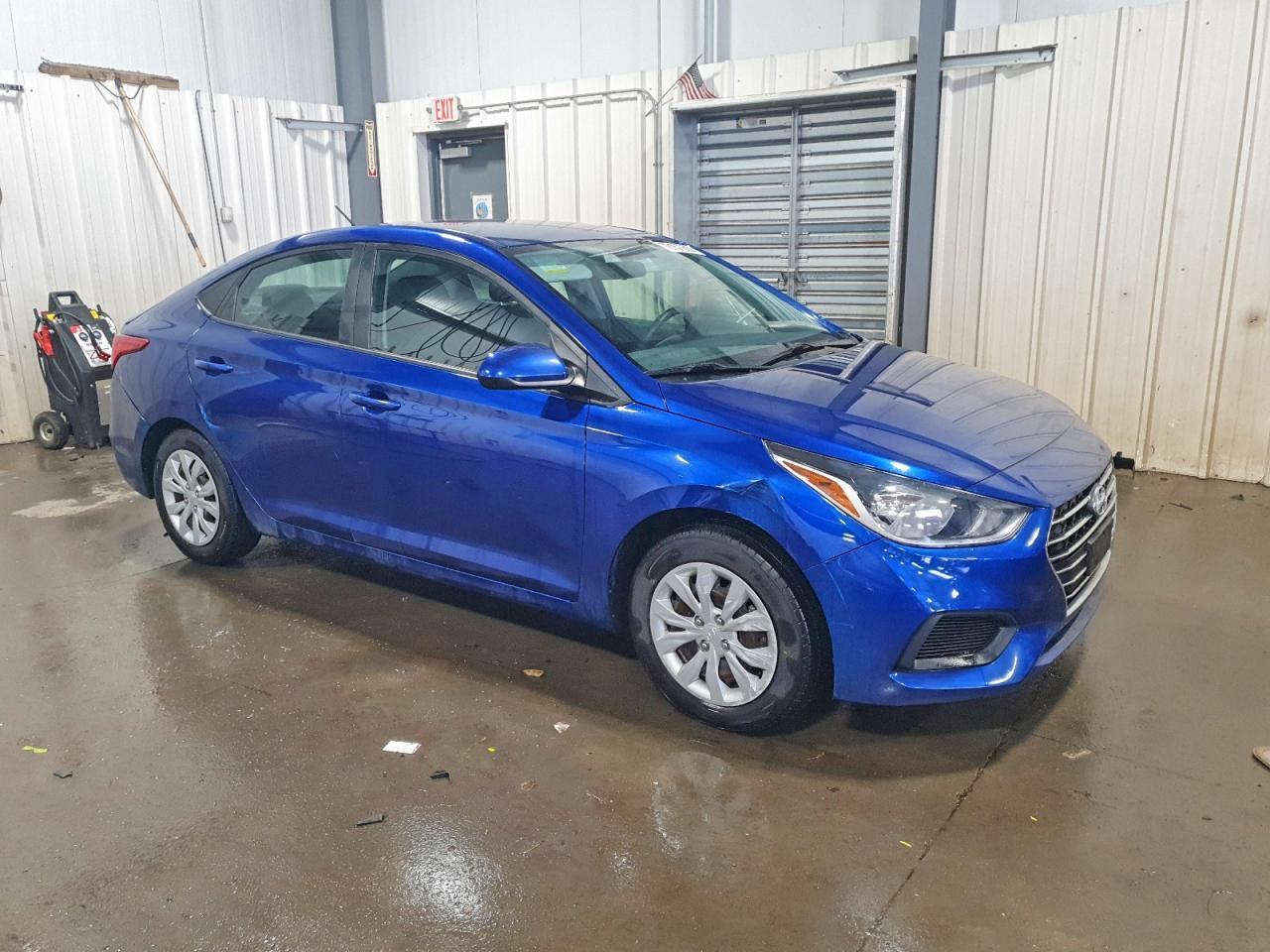 2021 Hyundai Accent Se - Фото 4