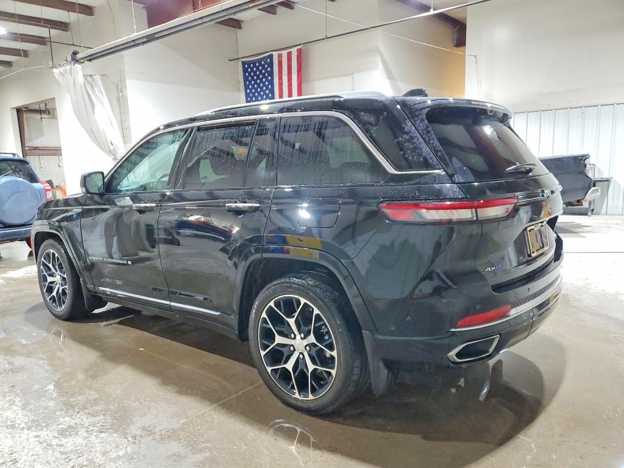 2023 Jeep Grand Cherokee Summit 4Xe - Фото 2