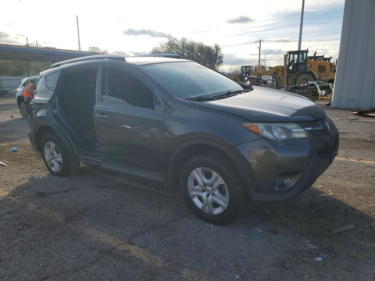 2015 Toyota Rav4 Le - Image 4