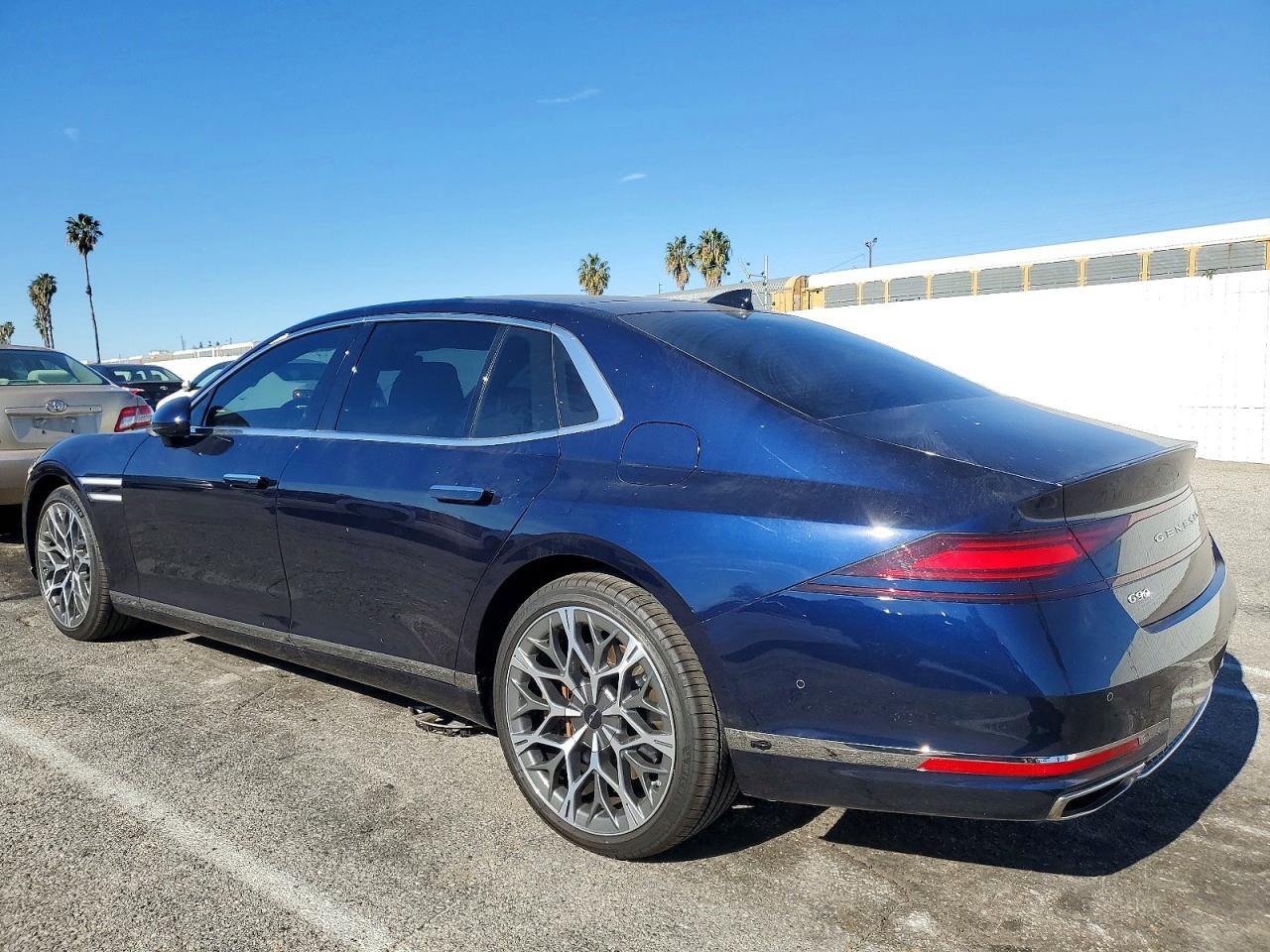 2025 Genesis G90 - Фото 2
