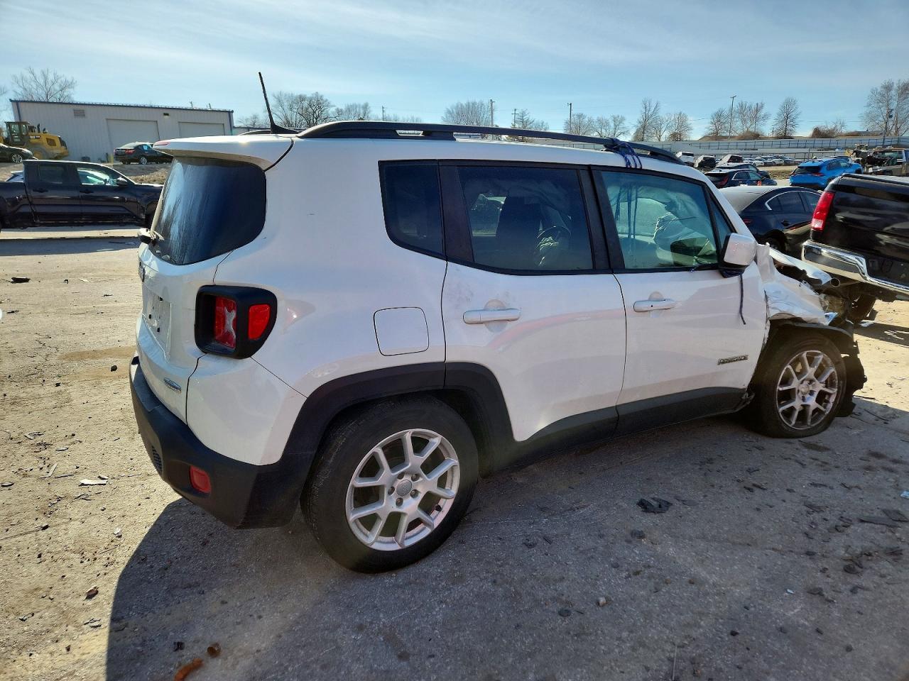 2019 Jeep Renegade Latitude - Image 3