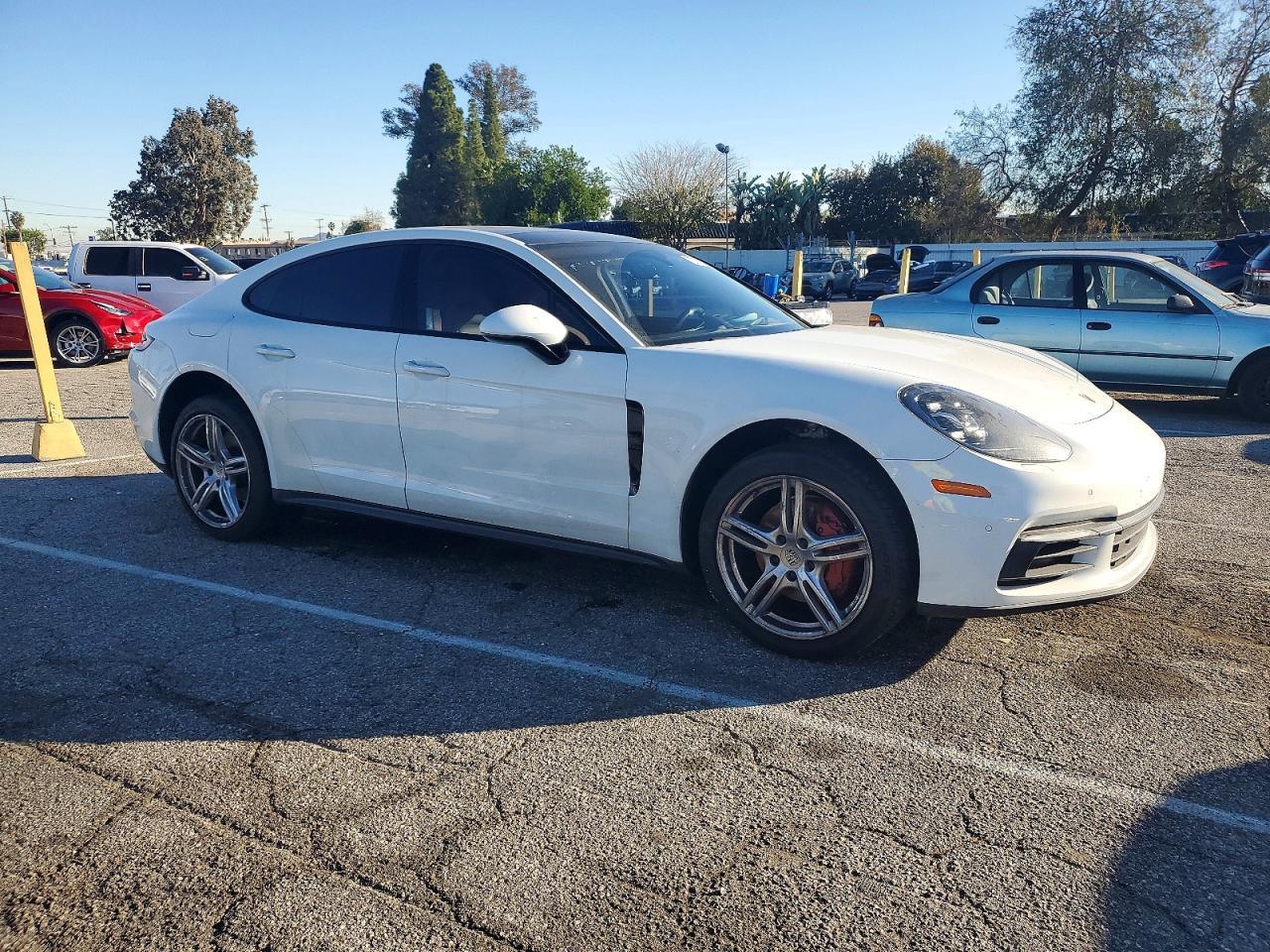 2017 Porsche Panamera 2 - Фото 4