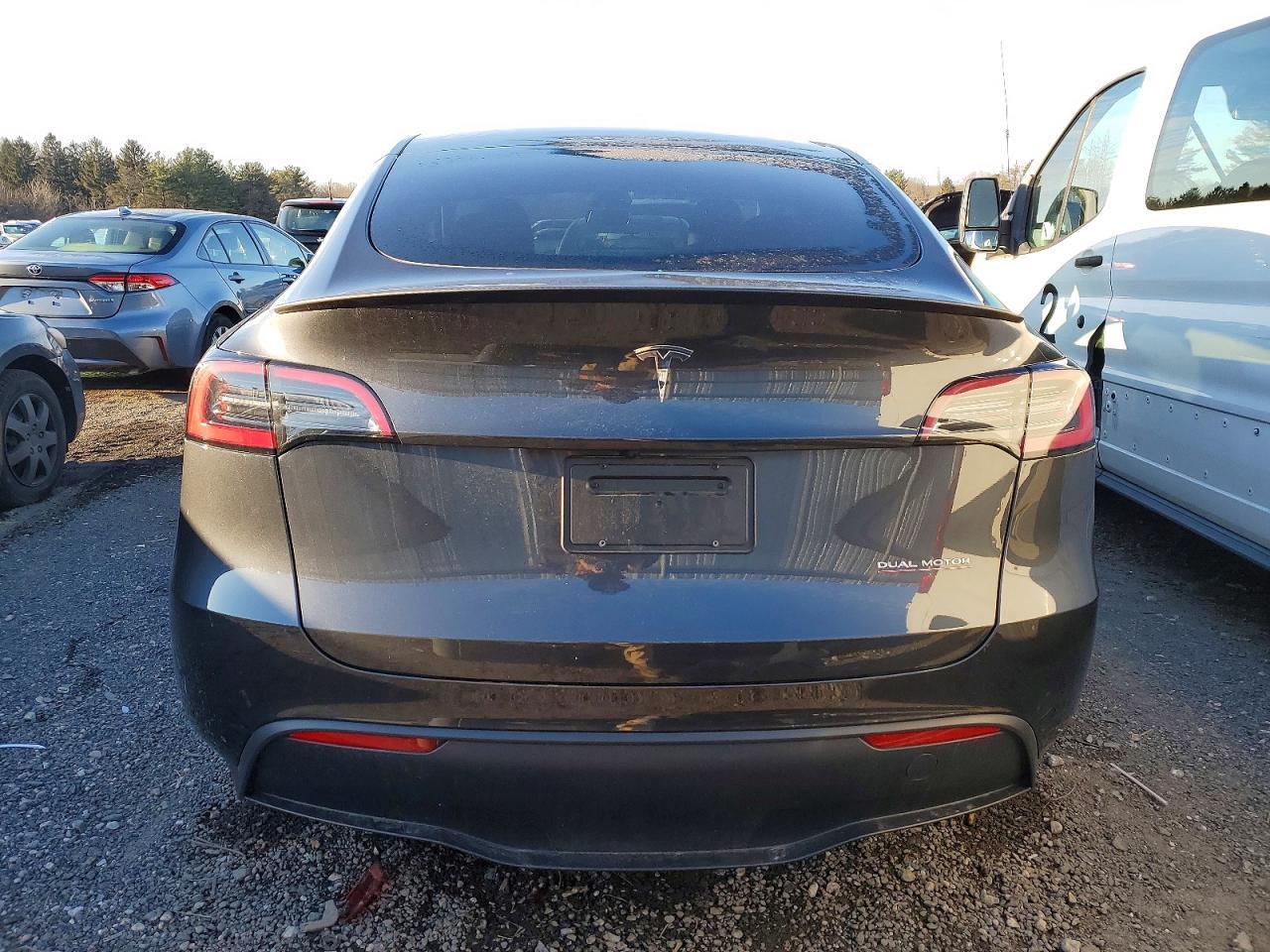 2024 Tesla Model Y - Image 6