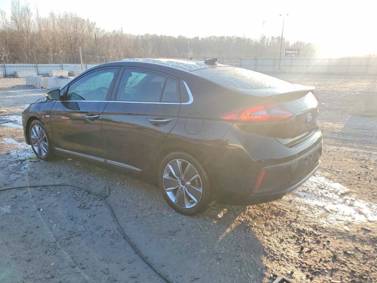 2017 Hyundai Ioniq Limited - Image 2