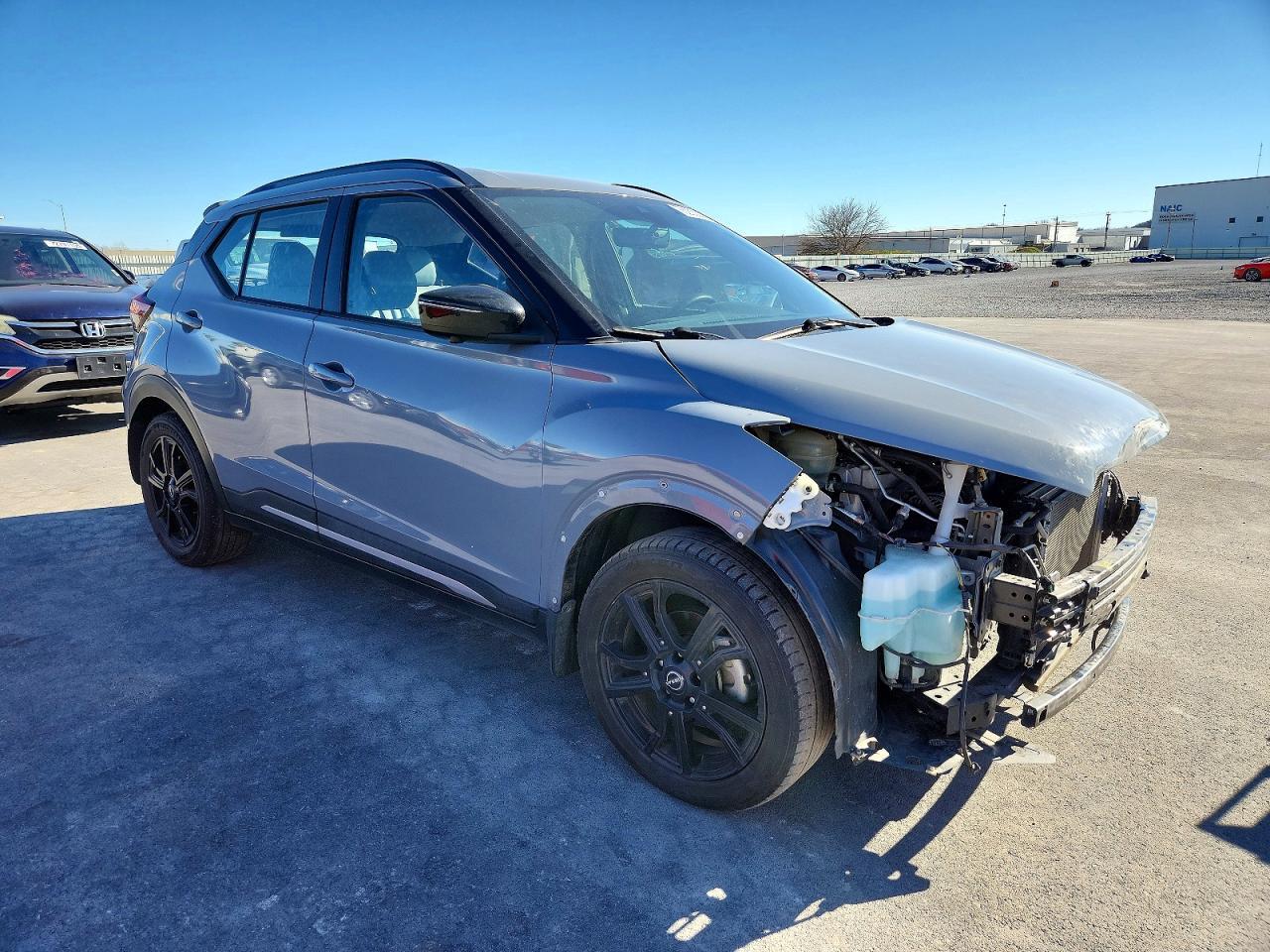 2022 Nissan Kicks Sr - Image 4
