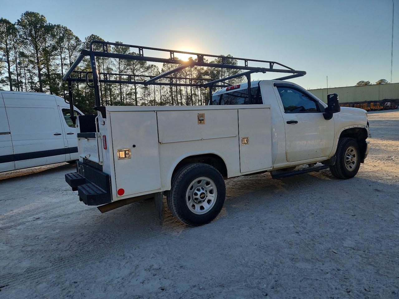 2024 Chevrolet Silverado Hd Utility / Service Truck - Фото 3