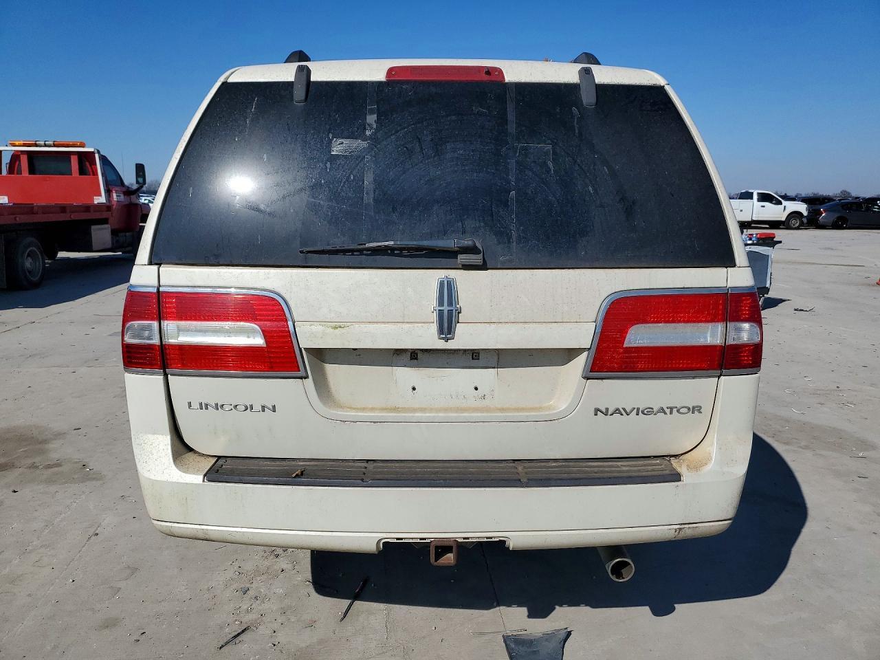 2008 Lincoln Navigator L - Image 6