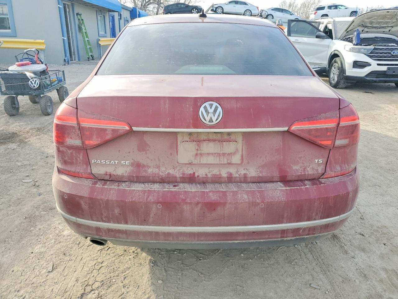 2017 Volkswagen Passat Se - Фото 6
