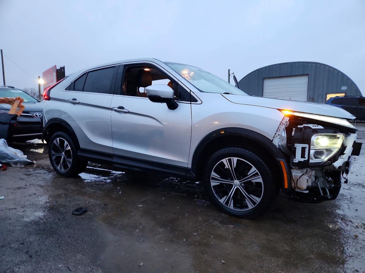 2022 Mitsubishi Eclipse Cross Se - Фото 4