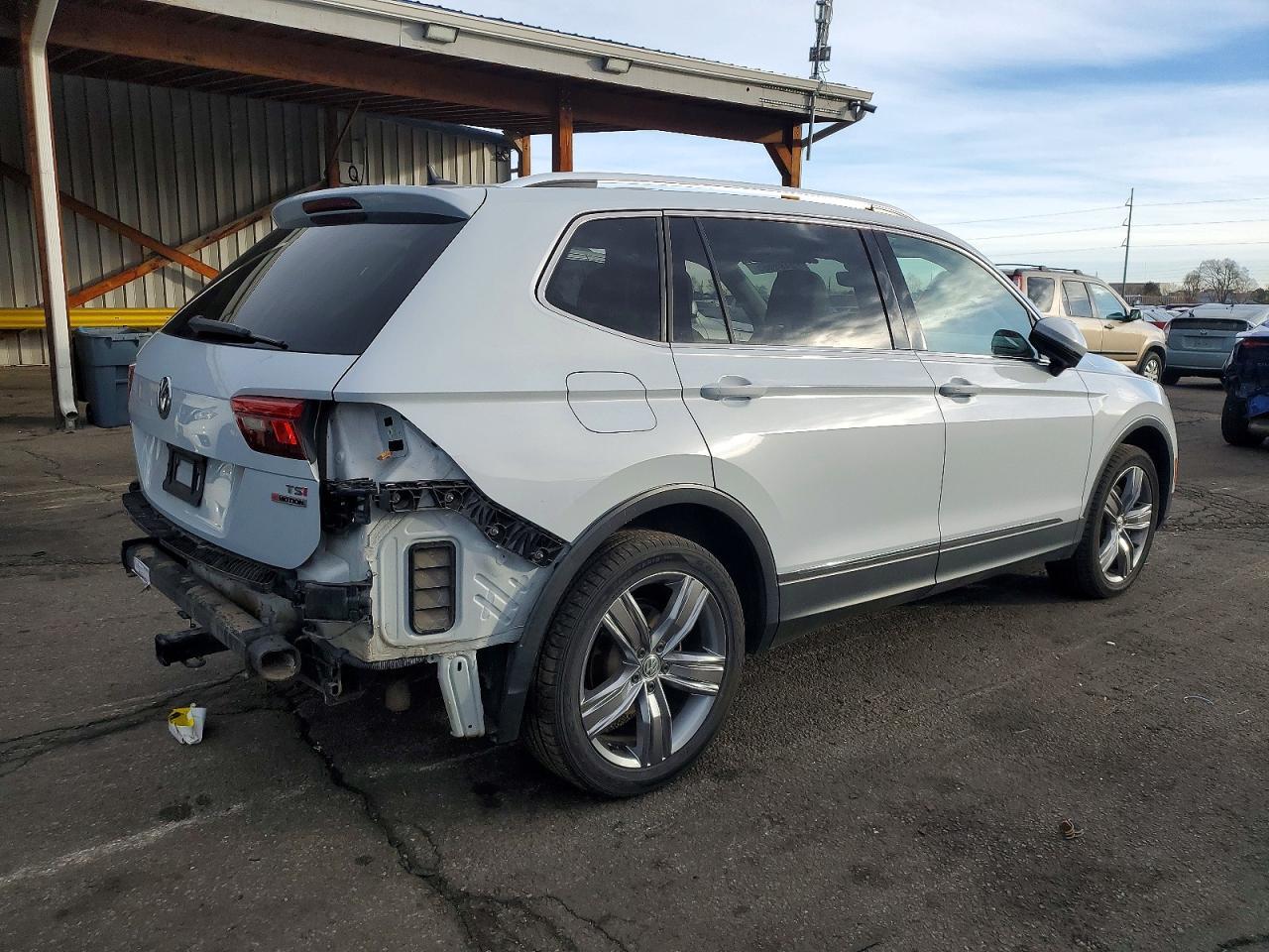 2018 Volkswagen Tiguan Sel Premium - Image 3