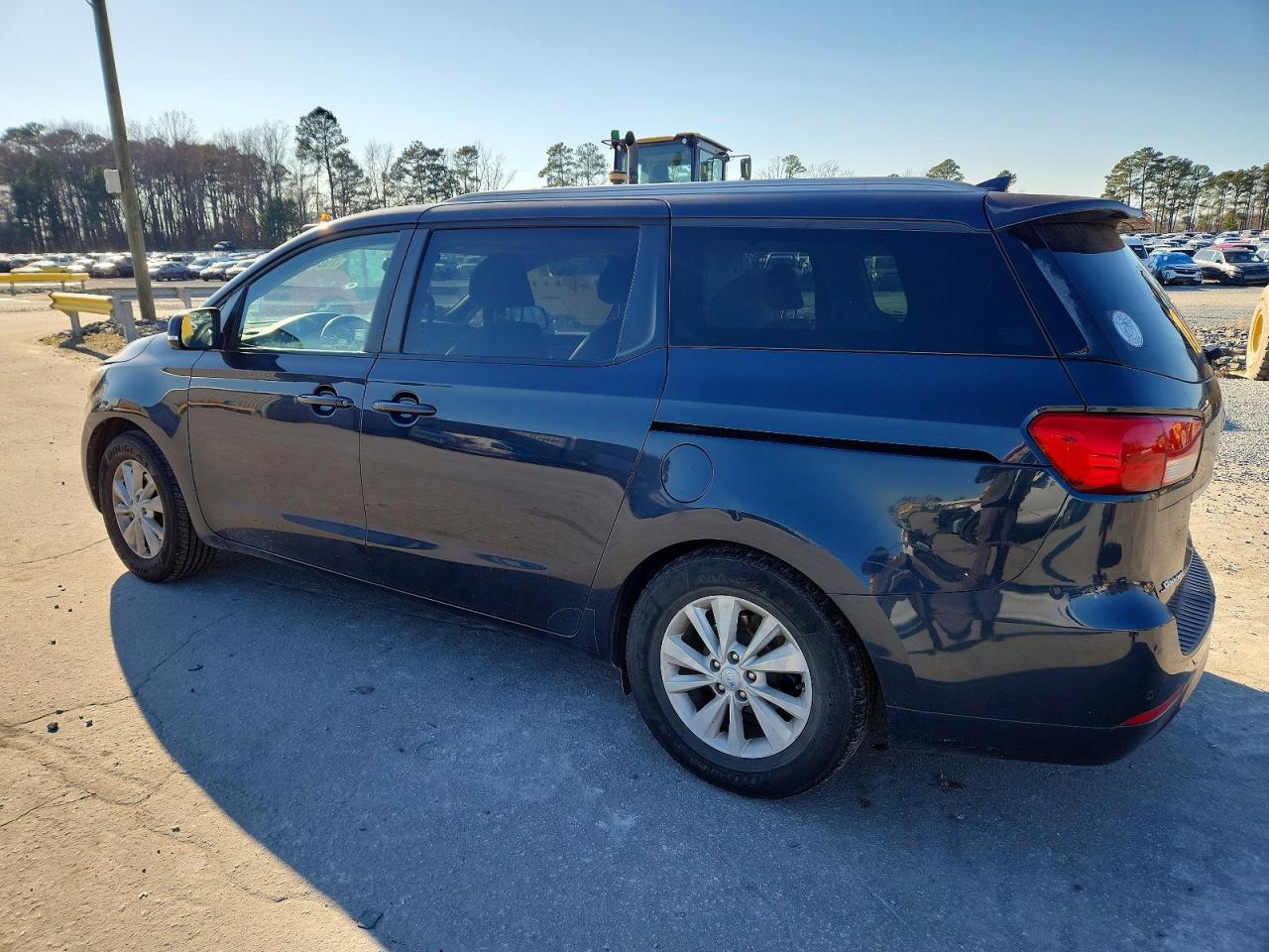 2016 Kia Sedona Lx - Фото 2