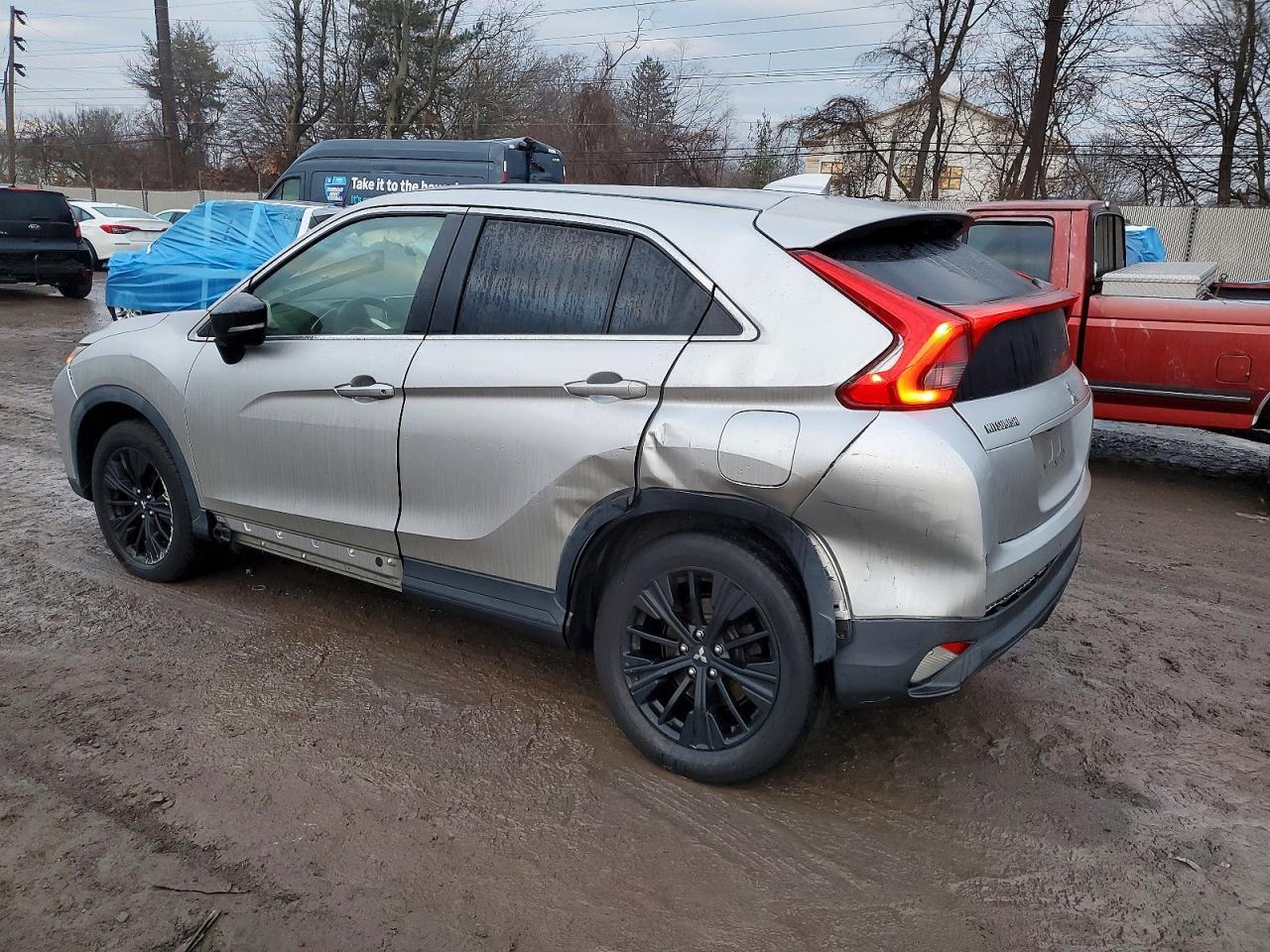 2019 Mitsubishi Eclipse Cross Le - Фото 2